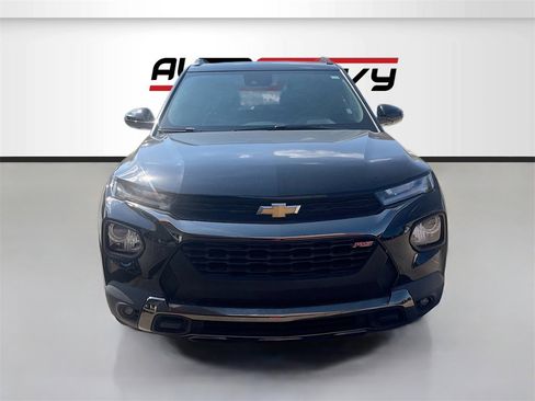 Used 2023 Chevrolet TrailBlazer RS w/ Sun and Liftgate Package image 2