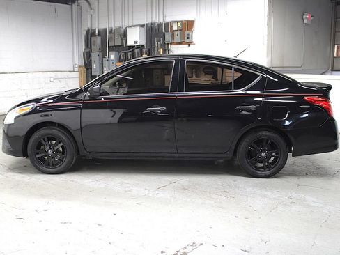 Used 2019 Nissan Versa S Plus FWD image 7