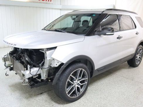 Used 2017 Ford Explorer Sport w/ Equipment Group 401A image 2