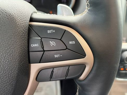 Used 2017 Jeep Grand Cherokee Limited AWD/4WD image 15