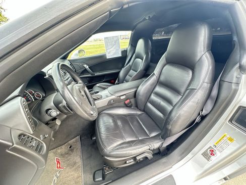 Used 2006 Chevrolet Corvette Coupe w/ Preferred Equipment Group RWD image 18