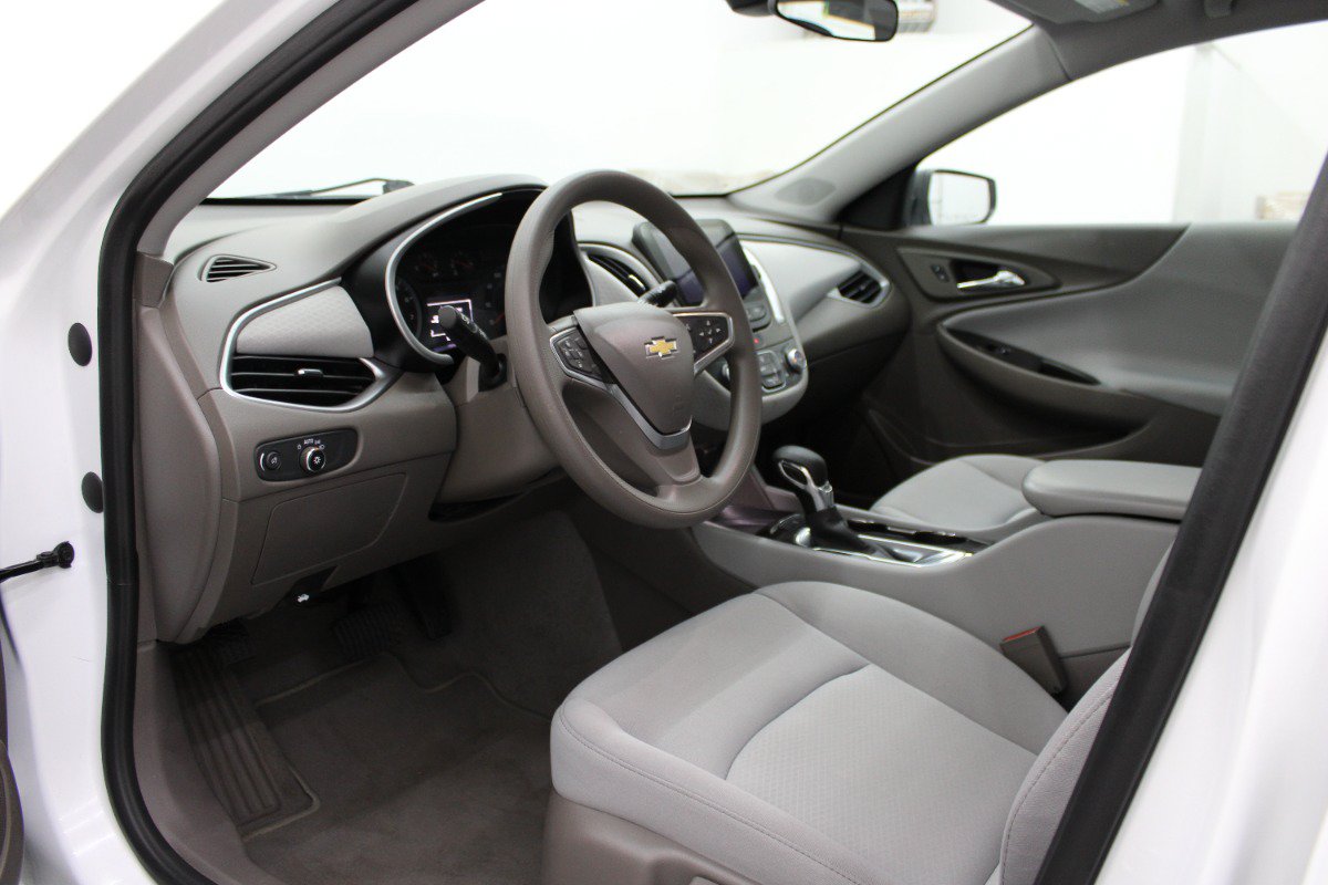 Used 2022 Chevrolet Malibu LS FWD image 7
