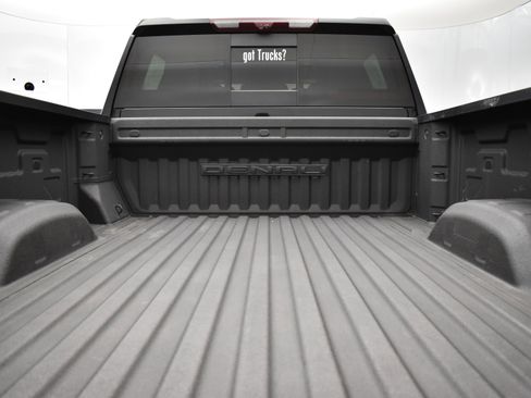 Used 2023 GMC Sierra 2500 Denali w/ Denali Ultimate Package image 6