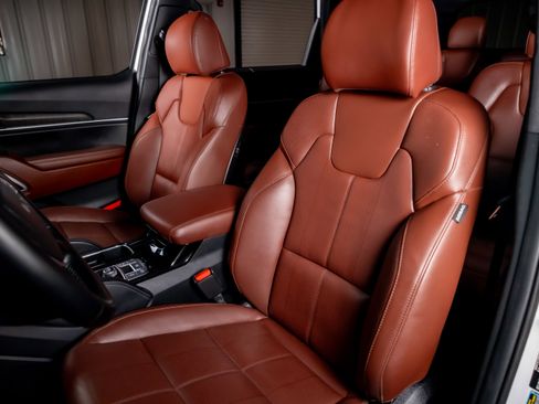 Used 2023 Kia Telluride EX w/ EX Captain's Chair Package FWD image 4