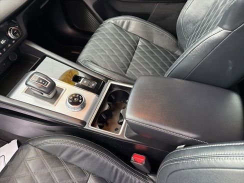 Used 2023 Mitsubishi Outlander SEL image 30