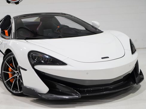 Used 2020 McLaren 600LT Spider RWD image 27