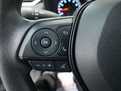 Used 2020 Toyota RAV4 LE image 31