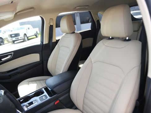 Used 2020 Ford Edge SEL w/ Convenience Package FWD image 17