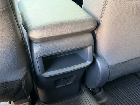 Used 2021 Toyota RAV4 LE AWD/4WD image 27