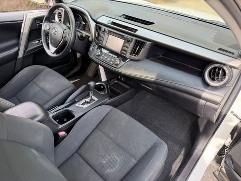 Used 2018 Toyota RAV4 XLE image 31