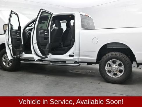 Used 2024 RAM 2500 Big Horn AWD/4WD image 33