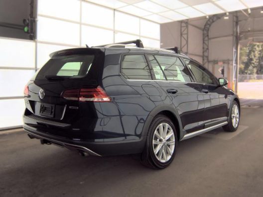 Used 2019 Volkswagen Golf Alltrack S AWD/4WD image 2