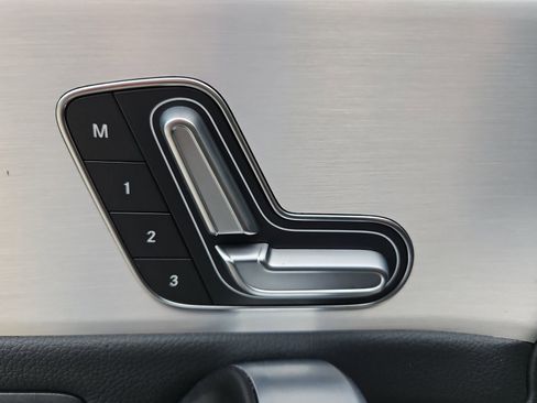 Used 2025 Mercedes-Benz CLA 250 4MATIC image 19