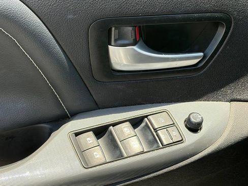 Used 2015 Toyota Sienna SE Premium FWD image 7
