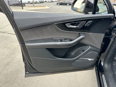 Used 2017 Audi Q7 3.0T Prestige image 11