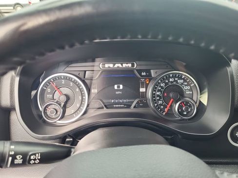 Used 2022 RAM 1500 Big Horn AWD/4WD image 6