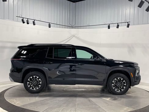 Used 2025 Chevrolet Traverse Z71 image 10