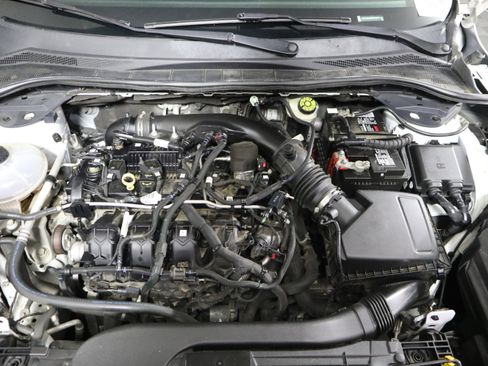 Used 2021 Ford Escape Titanium image 13