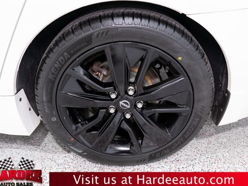 Used 2023 Nissan Maxima SL FWD image 10