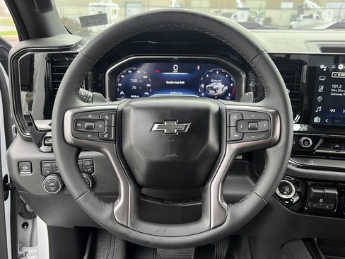 Used 2024 Chevrolet Silverado 1500 ZR2 image 23