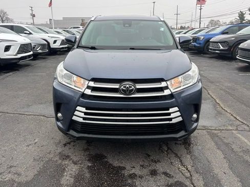 Used 2019 Toyota Highlander XLE image 2