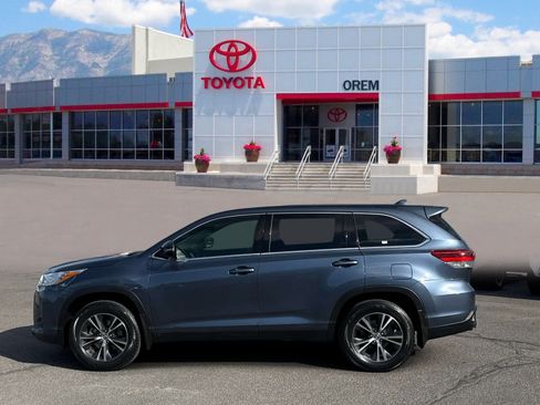 Used 2019 Toyota Highlander Plus AWD/4WD image 6