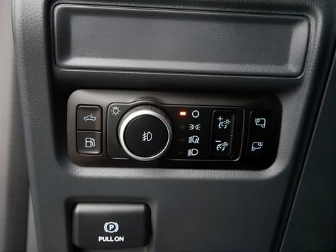 Used 2025 Ford F150 XLT w/ Equipment Group 302A MID image 17