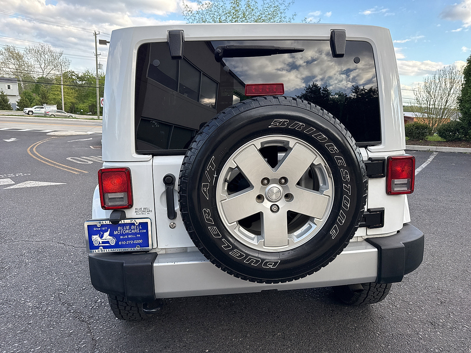 Used 2012 Jeep Wrangler Sahara AWD/4WD image 7
