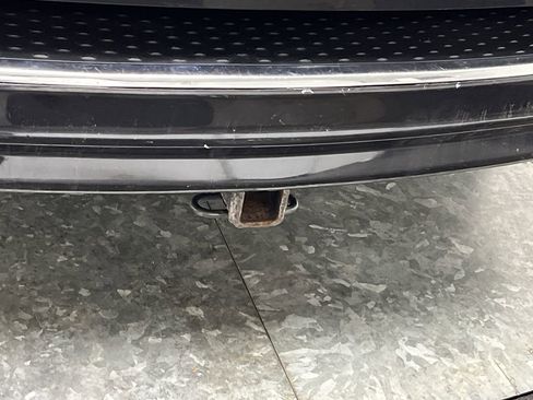 Used 2015 Chrysler Town & Country Touring image 25