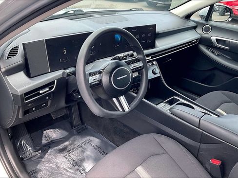 Used 2025 Hyundai Sonata SEL FWD image 19