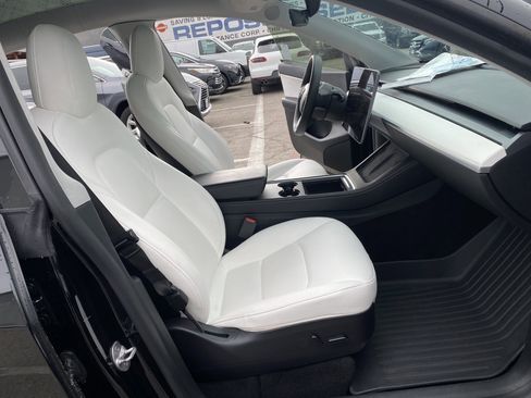 Used 2021 Tesla Model Y Long Range image 21