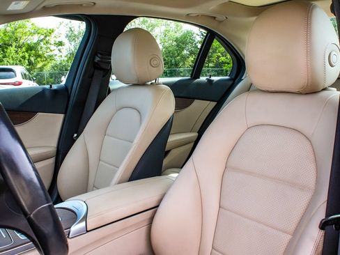 Used 2019 Mercedes-Benz C 300 4MATIC Sedan image 33