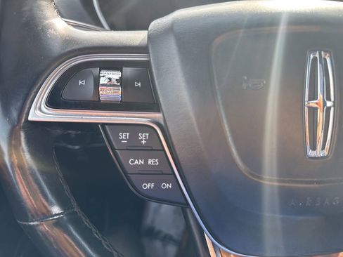 Used 2019 Lincoln Nautilus Reserve image 24