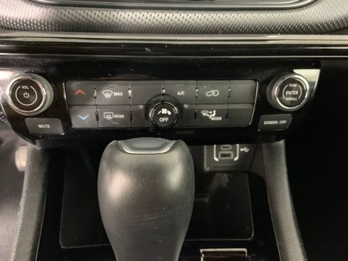 Used 2022 Jeep Compass Latitude AWD/4WD image 13