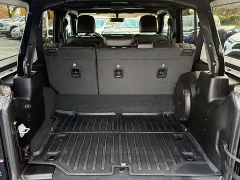 Used 2023 Jeep Wrangler Unlimited Rubicon 4xe w/ Steel Bumper Group image 18