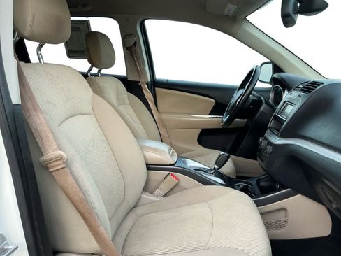 Used 2020 Dodge Journey SE w/ SE Popular Equipment Group image 15