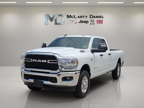 Used 2024 RAM 3500 Big Horn AWD/4WD image 2