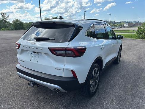 Certified 2025 Ford Escape Platinum w/ Class II Trailer Tow Package AWD/4WD image 4