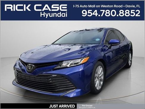 Used 2018 Toyota Camry LE FWD image 1