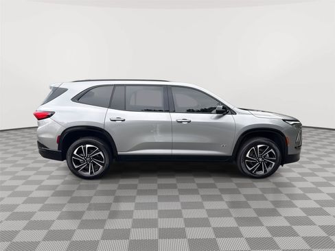 Used 2025 Buick Enclave Sport Touring FWD image 5