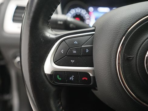 Used 2019 Jeep Compass Latitude w/ Popular Equipment Group AWD/4WD image 17