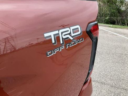 Certified 2025 Toyota Tacoma TRD Off-Road AWD/4WD image 11