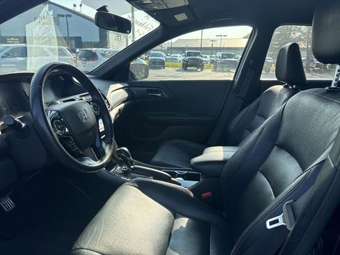 Used 2017 Honda Accord Sport Special Edition image 11