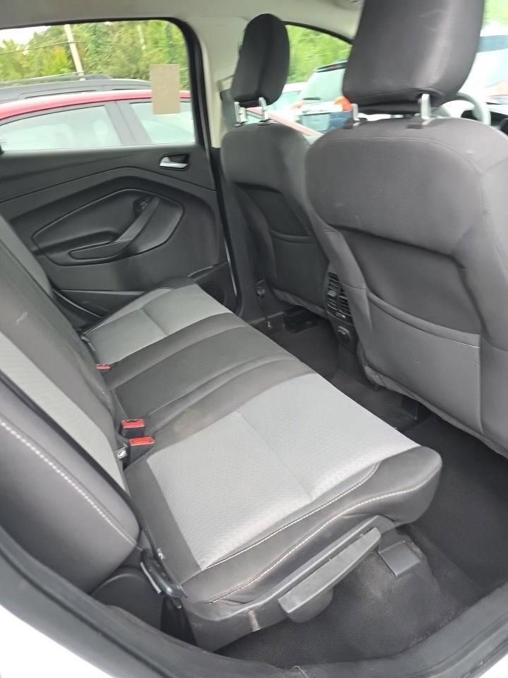 Used 2019 Ford Escape SE FWD image 12
