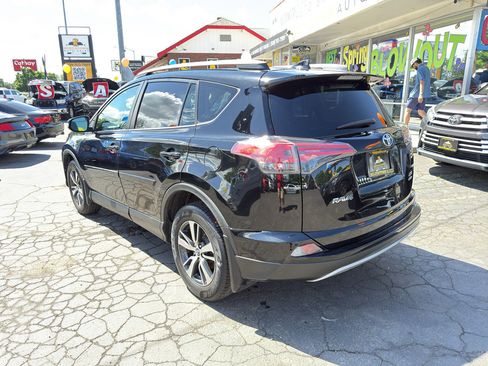 Used 2018 Toyota RAV4 XLE w/ Plus Extra Value Package AWD/4WD image 5