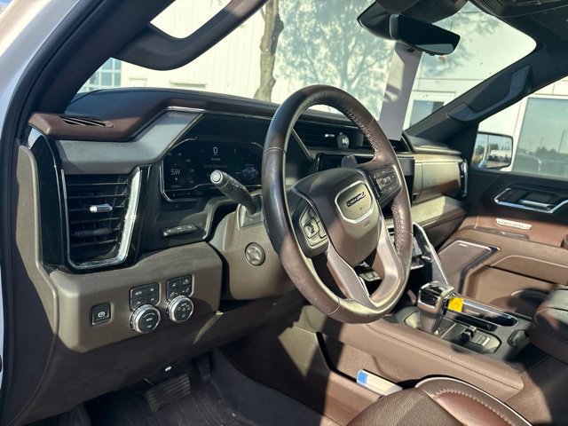 Used 2024 GMC Sierra 1500 Denali w/ Technology Package AWD/4WD image 10