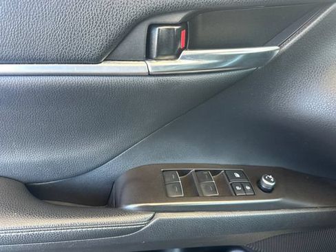 Used 2021 Toyota Camry XSE FWD image 11