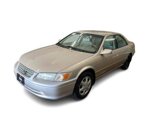 Used 2001 Toyota Camry CE image 1