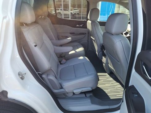Used 2023 GMC Acadia SLT w/ Technology Package image 20