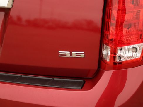 Used 2016 Cadillac SRX Luxury w/ Driver Awareness Package image 38